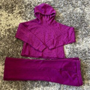 Girl’s jogger set
